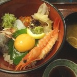 Sanraizu Shokudou - 生しらす海鮮丼(1580円)