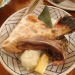 旬魚旬菜 びんびや - ひらまさかま塩焼き1098円