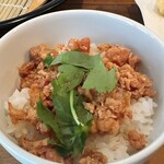 かばのおうどん - かしわそぼろご飯　300