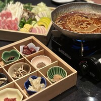 【離れ完全個室限定メニュー！！】♦白味噌仕立ての麻辣火鍋（一人前）