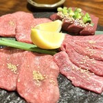 炭火焼肉 ホルモン にく式 - 