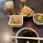 焼鳥 金ちゃん 長居店 - 肝お造り、皮湯引き、サラダ