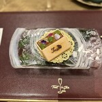 トゥ・ラ・ジョア イズム - 