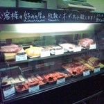 Kumayasuseinikudou - ショーケースにあるお肉は、好みの量、カットで調理してもらえます