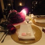 リストランテ イル コンティヌオ - バラを用意頂いたテーブル席に感謝('14.08月)