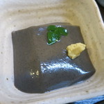 俵山湧水そば - 黒ごまの胡麻豆腐はぷるぷるして美味しい！