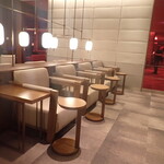 ダイヤモンド・プレミアラウンジ - 内観