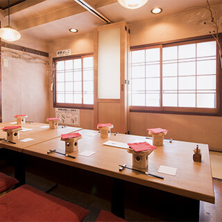 ゆったり落ち着いた雰囲気は、接待やデートに◎個室完備