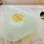 GLICINE di ACQUA PAZZA - 新玉ねぎの冷製スープ