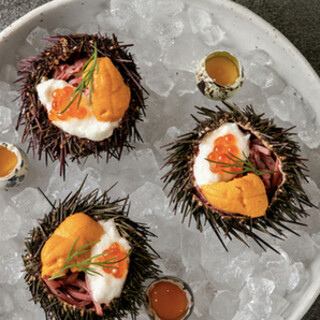 必ず食べてほしい逸品！タンユッケと生雲丹の饗宴