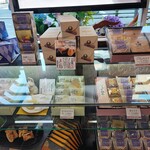 備前屋 - たくさんのお菓子