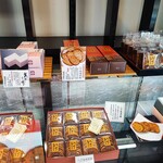 備前屋 - 店内のお菓子