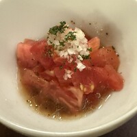 ざくろ 銀座店 - トマトのサラダ