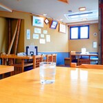 やぶ善 - 玄関入ってすぐの席。