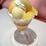 タカノフルーツパーラー アトレ吉祥寺店 - 桃のパフェ