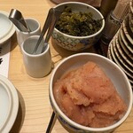 博多天ぷら やまや くずはモール店 - こちらが食べ放題明太子、高菜漬け