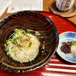 豆水楼 祇園店 - ちりめん湯葉山椒のお茶漬け／香の物：漬物三種
