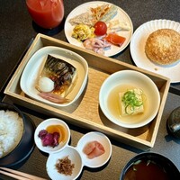 TENJIN - １日目和食膳とハーフブッフェ盛付け