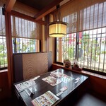 和食しゃぶしゃぶ かごの屋 - 席も　広々