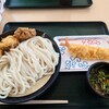 はなまるうどん - 骨付き鳥味かしわ天ざる（中）@970円、大海老天@200円