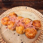 大阪イギー - 8個 半々 ¥520-(税込) すじ焼き 4個 たこ焼き 4個