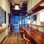 オステリア カヴァタッピ - ※オープン前、準備中のカウンター席のお写真です