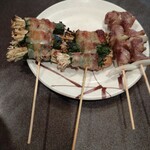 天下の焼鳥 信秀本店 - エノキのバラシソ巻　砂ずり