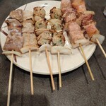 天下の焼鳥 信秀本店 - 白モツ（塩）　鳥ミンチボール（塩）　豚バラ