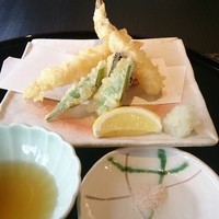 レストランあしや竹園 - ゆり御膳②天ぷら 背ワタが取れてなかった( 