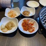 焼肉 韓国料理 コラボ and マンジョッオヒャンジョッパル & ソベッチャのカンジャンケジャン - 