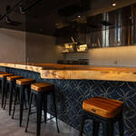 麦と鶏 - 店内（カウンター席）