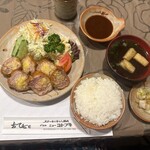 グリルニューコトブキ - ヒレカツ定食・