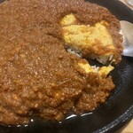 かれんど - キーマカレーとご飯の間には、薄い卵焼きが一面！