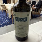 リストランテ カノビアーノ - このオリーブオイルが、ここのシェフが惚れ込んで使用しているもの。私も購入しました。