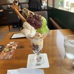 珈琲館 - 料理写真:抹茶あずきパフェ