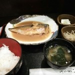 Kushi hachi - 鯖味噌煮定食。730円。
                        