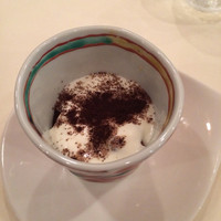 イル ギオットーネ 京都本店 - とっても美味しいティラミスです。
                甘過ぎずちょうどいいのでお腹がいっぱいでも頂けます。