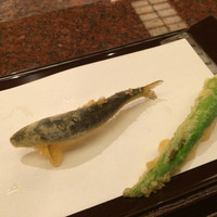 京都祇園 天ぷら八坂圓堂 - 立ってる鮎に感動します。
                