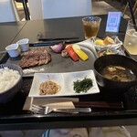 全日餐飲 月之路 - 