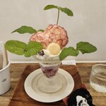 cafe days - カタツムリが隠れる紫陽花のパフェは見た目も味も圧巻です(*≧∀≦)