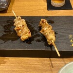 やきとり 荒木山 横浜店 - 鶏皮　追加で注文　