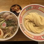 らぁめん しゅき - 特製醤油つけ麺@1530円 無料キムチもgood！