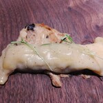 yokoyama - .....⑤ラビオリ仕立てのぎょうざ　いか下足　牛肉　豚肉　にら　じゃがいもには大徳寺納豆.....