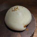 yokoyama - .....⑧和歌山の鴨　手羽に腿ミンチ（からすみとカレー）　ズッキーニのソース　鴨の出汁のソース　とうがらしの泡　（骨も食べられる）　蒸しパンとともに.....