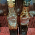 餃子専門店 藤井屋  - 旨い餃子のタレ。右は辛口左は甘口。