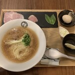 麺処 鶴舞屋 - 2024年の昆布水　付け合わせはバジルですね！美味しかったです♡