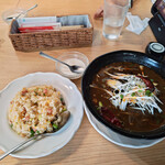 新荘園 - 黒ごま担々麺 + 半炒飯 + デザート