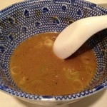 頑者 - ネクストレベル -限界濃度-  スープ割り。割ってもこの見た目、割っても魚粉がまだ見える。いや、これは凄いよ