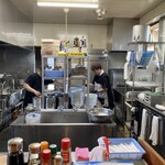 ラーメン井出 - 厨房