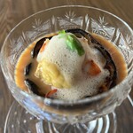 タイ料理 みもっと - 焼き茄子のサラダ　うにと車海老